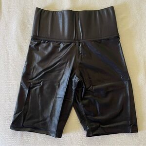 Carbon 38 black takara shine biker shorts